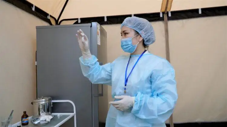 В Нур-Султане с 27 июня все вакцинированные сотрудники допускаются к работе в очном режиме