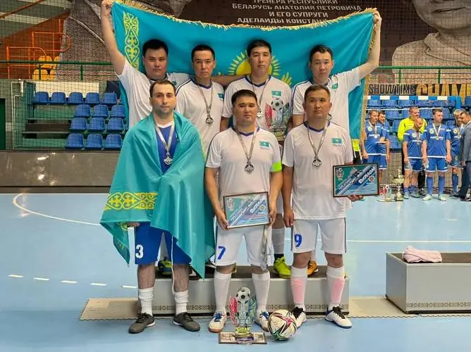 Транспортные полицейские Казахстана завоевали серебро Международного турнира по мини-футболу в Бресте