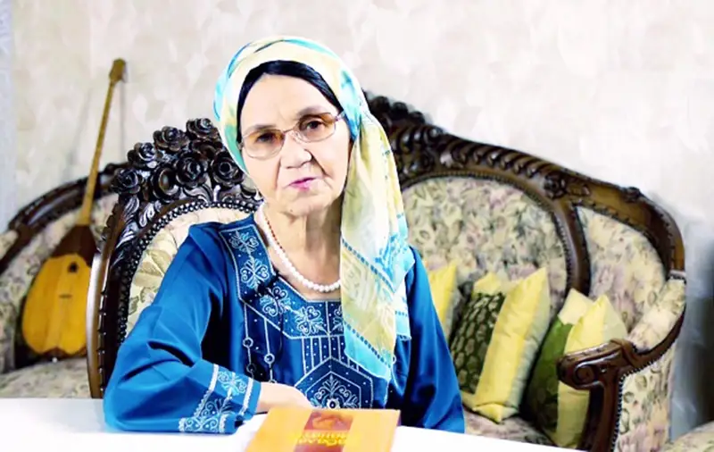 قىزدارى تاربيەسىز ەلدىڭ ىرگەسىنەن ىرىس كەتەدى، تۇنىعى لايلانادى - زەينەپ احمەتوۆا، باۋىرجان مومىش ۇلىنىڭ كەلىنى