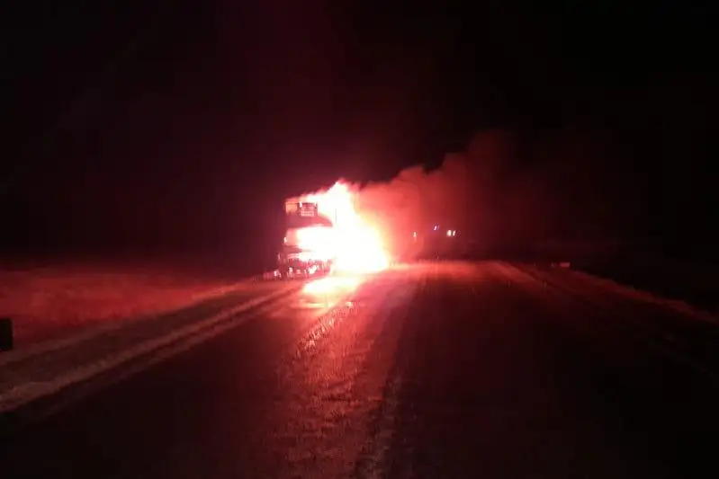 Перевозившая медикаменты «Газель» сгорела на трассе Уральск - Атырау