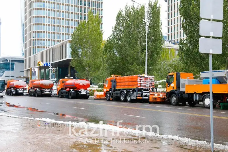 Подготовку к зимнему содержанию автодорог завершили в Казахстане