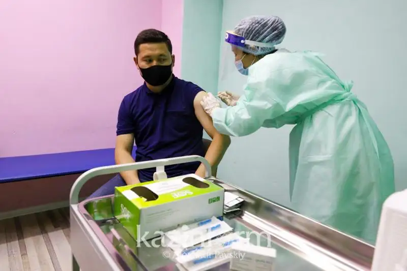 Вакцинированные алматинцы смогут участвовать в розыгрыше призов