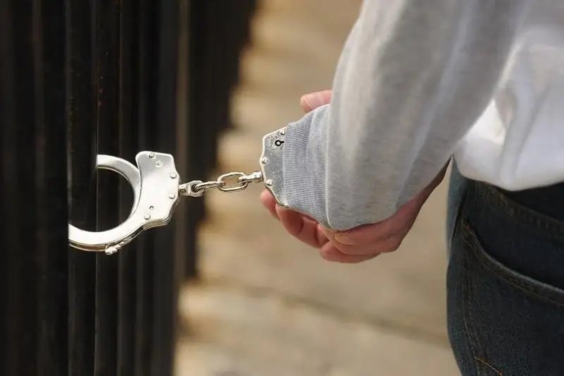 Мошенник из Семея, оформлявший  онлайн-кредиты на других, задержан в Атырау