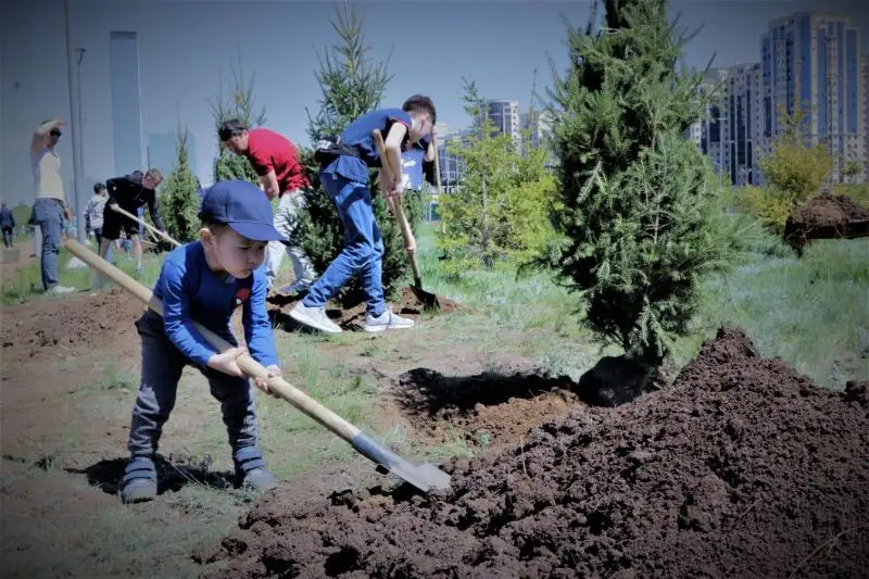 Экочеллендж поддержали жители Есильского района столицы