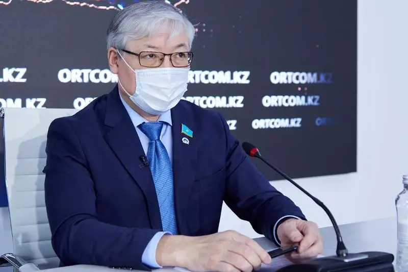 Elimizdegi arhıvterdegi jabyq qorlardy ashý kerek - Berik Ábdiǵalıuly