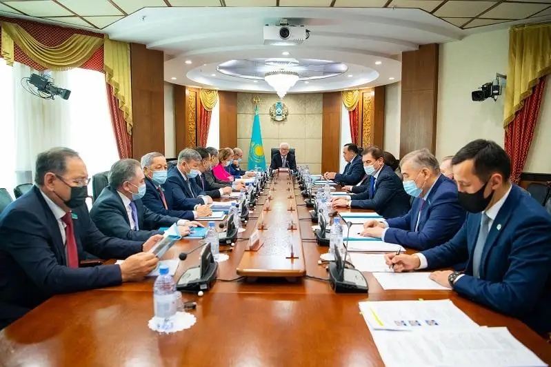 Проблемные вопросы переселенцев рассмотрели на заседании депутатской группы «Өңір»