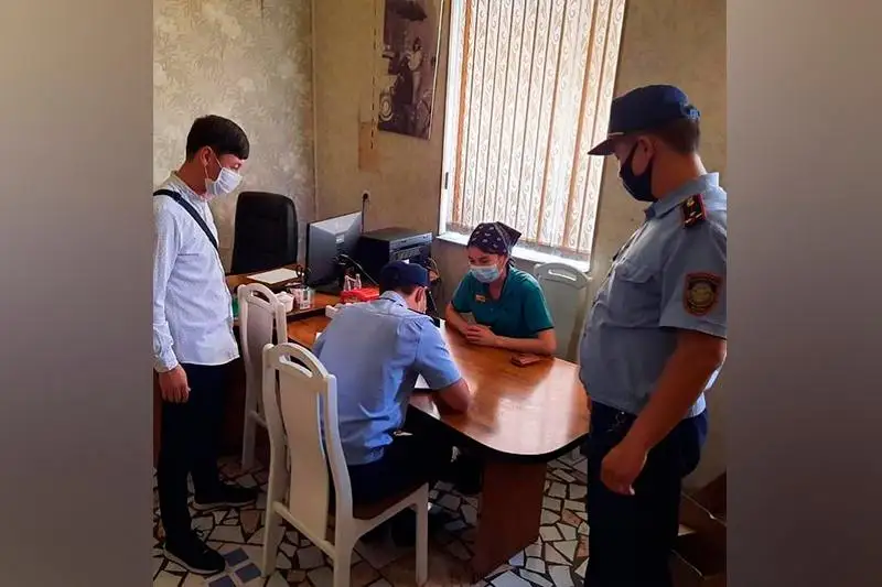 Shymkentte 70 jas mereıtoıǵa jınalǵan qonaqtar úıine qaıtaryldy