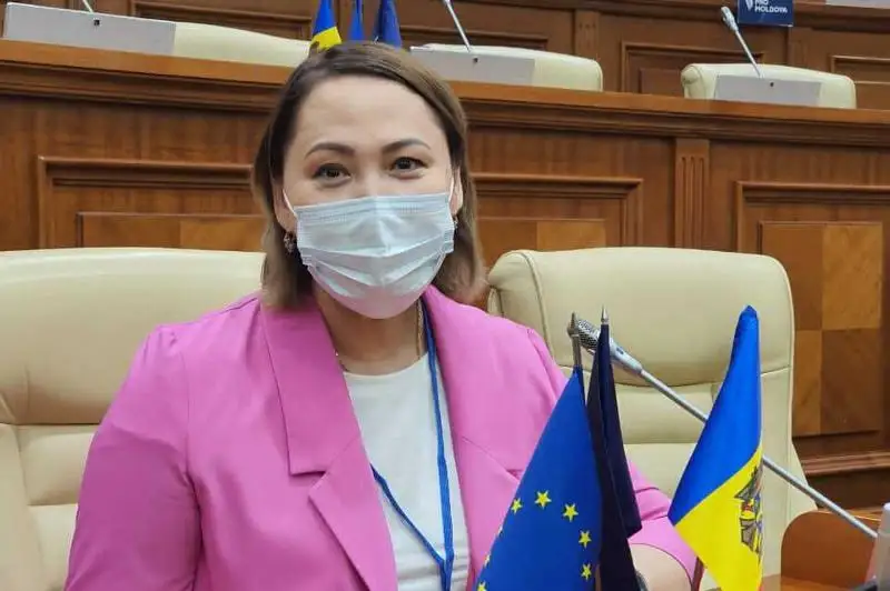 Сенатор Айгуль Капбарова приняла участие в наблюдении за парламентскими выборами в Молдове