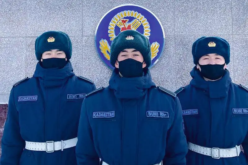 Закладчика наркотиков задержали гвардейцы в Нур-Султане