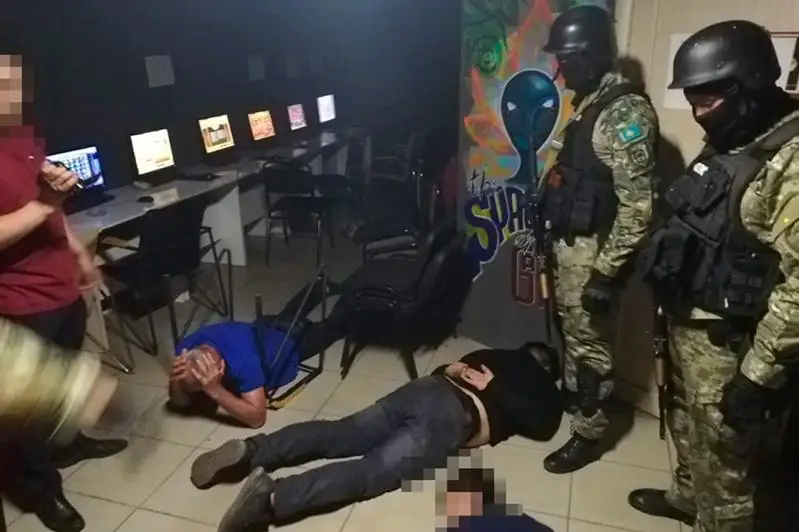 Подпольное онлайн-казино «накрыли» полицейские в Нур-Султане