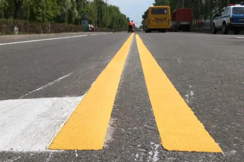 Желтая дорожная разметка удивила жителей Петропавловска