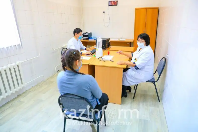 Aqtóbe epıdemıologtary jasóspirimderdiń ata-anasyna vaktsınanyń mańyzyn túsindirdi