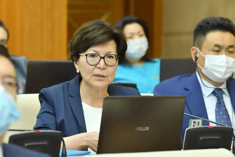 «Добровольный отказ» на открытие кредитов просят ввести депутаты в Казахстане