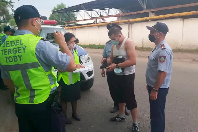 Конфликт со стрельбой произошел на дороге в Алматы