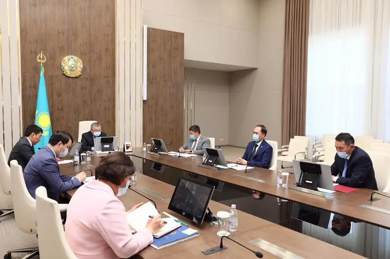 Aqtóbede 70 myń gektardan astam jer shegirtkege qarsy óńdeldi