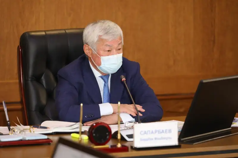 Бердибек Сапарбаев: Важная задача – снизить цены на продукты