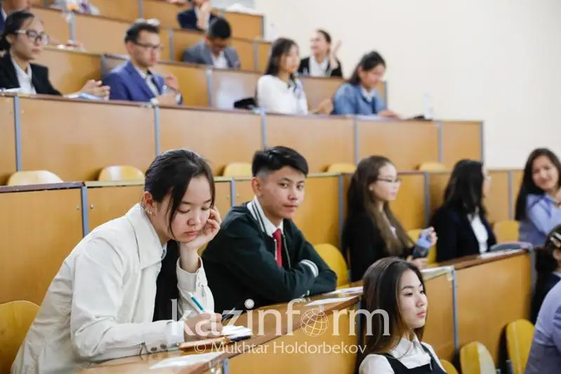Мектеп түлектерін қорытынды аттестаттауға өзгерістер енгізіледі