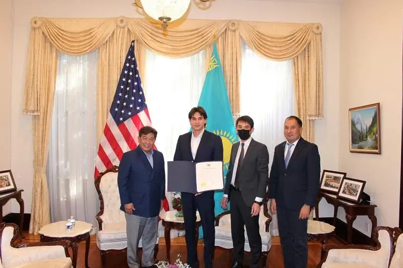 Казахстанец, спасший женщину на Гавайях: У меня не было времени задуматься