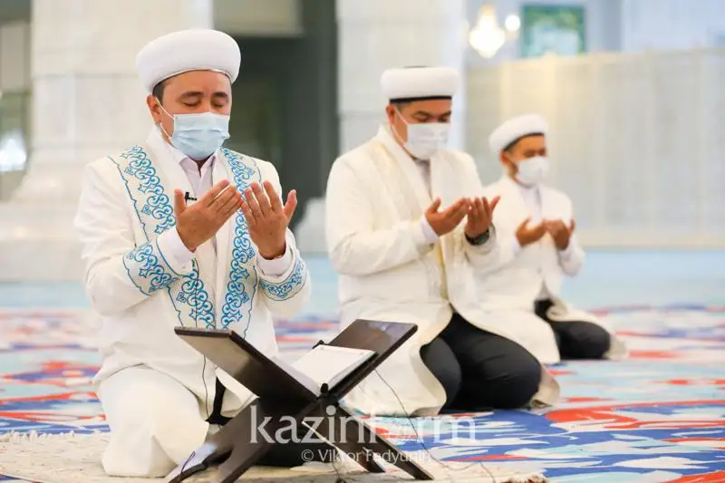 В мечетях Казахстана почтили память погибших в результате взрывов в Жамбылской области