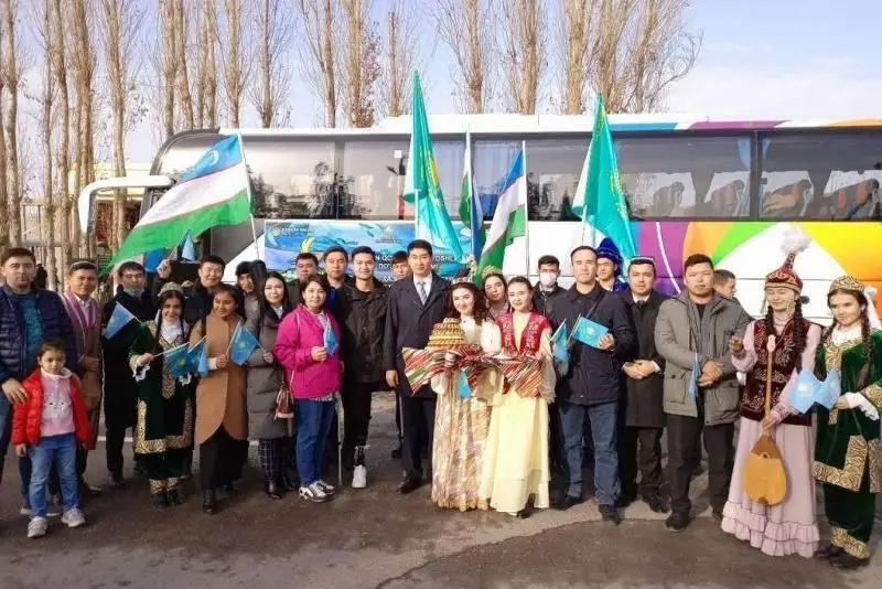 Syrdarııa oblysynda ózbek jáne qazaq jastarynyń «Saıhýn» festıvali ótip jatyr