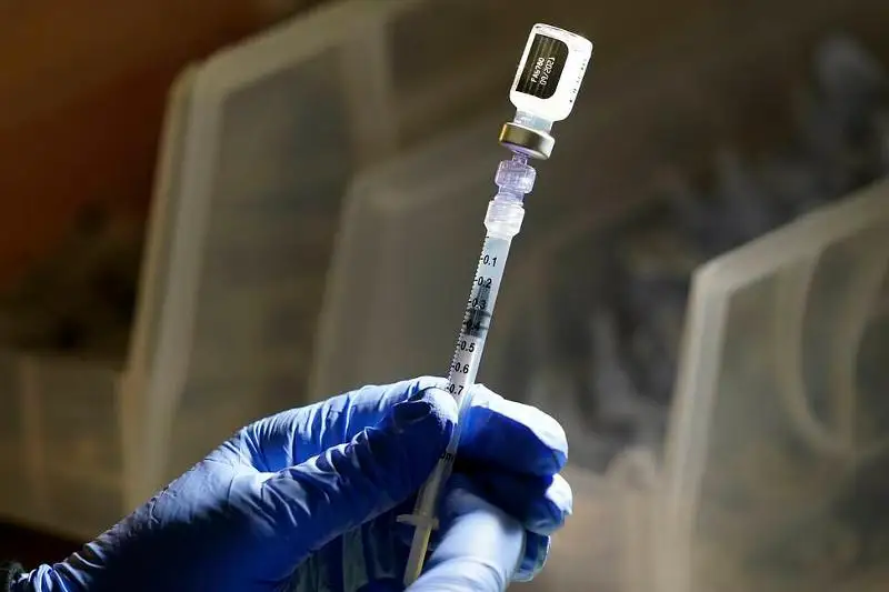 В Японии эффективность вакцины от Pfizer оценили в 85-96%