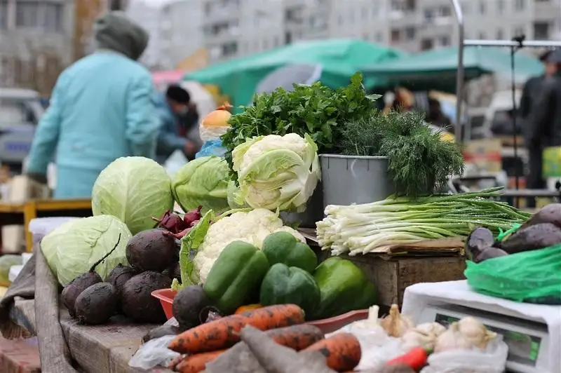 Не покупать продукты в местах стихийной торговли призывают санврачи СКО