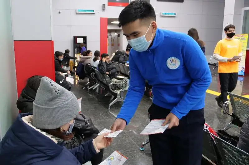 На вокзале и в вагонах поездов рассказывают о наркоситуации в СКО