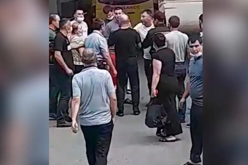 Мужчина устроил скандал в больнице в Алматинской области