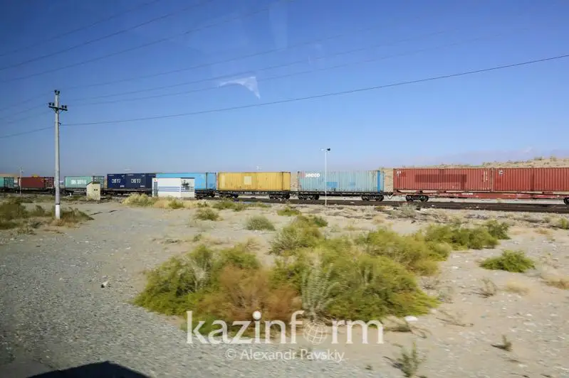 Объем транзитных перевозок по железным дорогам РК вырос на 32%