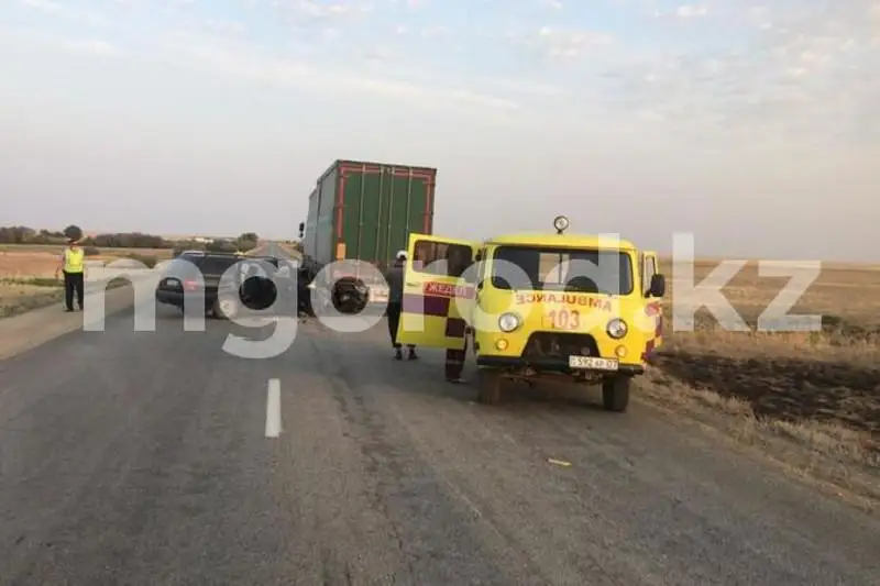 Ещё одно смертельное ДТП с большегрузом произошло на трассе Уральск - Атырау