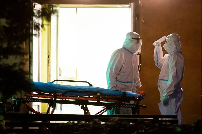 Латвия вышла на первое место в мире по росту заболеваемости ковидом