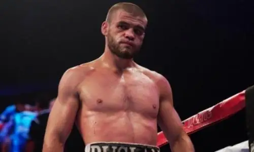 Казахстанский боксер Руслан Мадиев  получил дисквалификацию