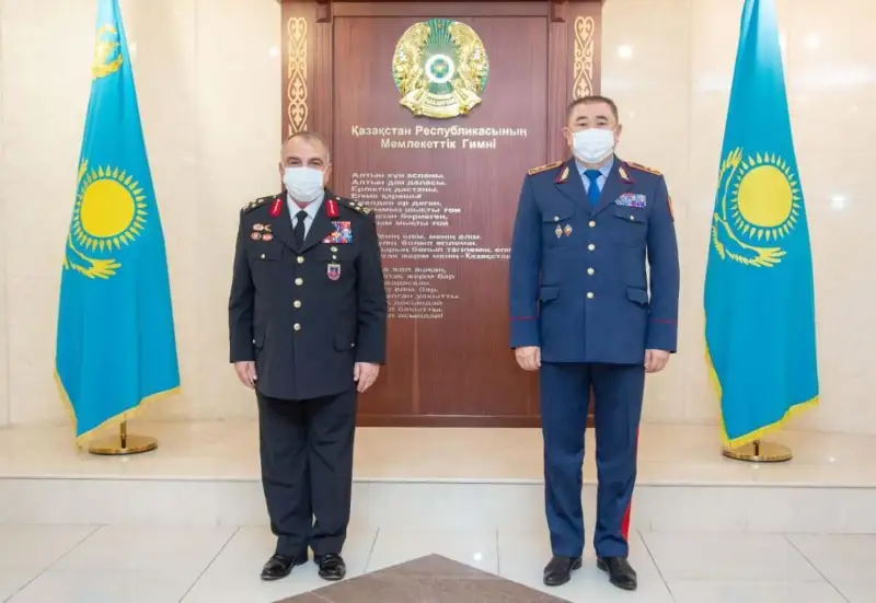 Министр внутренних дел РК обсудил вопросы сотрудничества с заместителем главнокомандующего жандармерией Турции