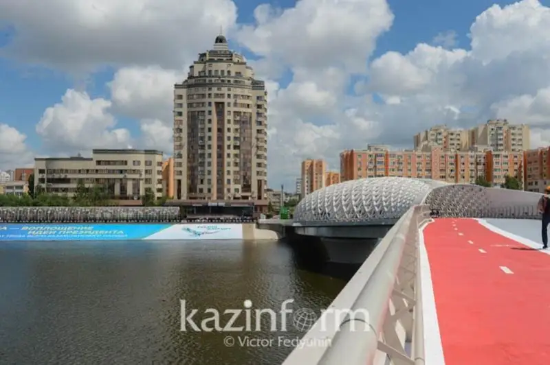 Движение ограничат на рыба-мосту в столице