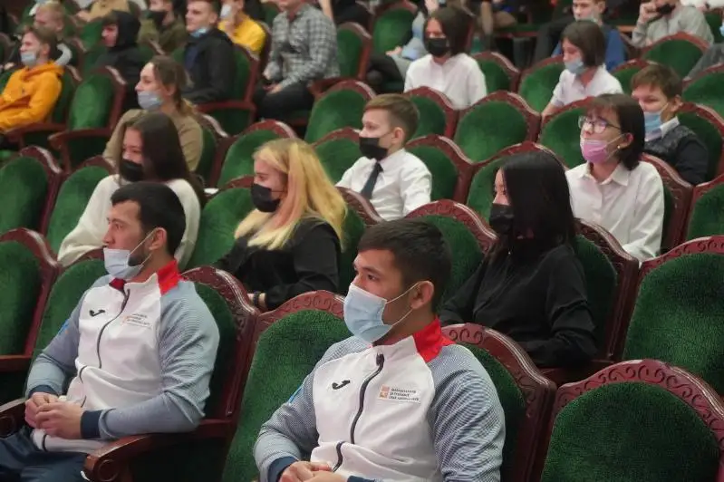 Призеры чемпионата мира приняли участие в антинаркотическом концерте в Костанае