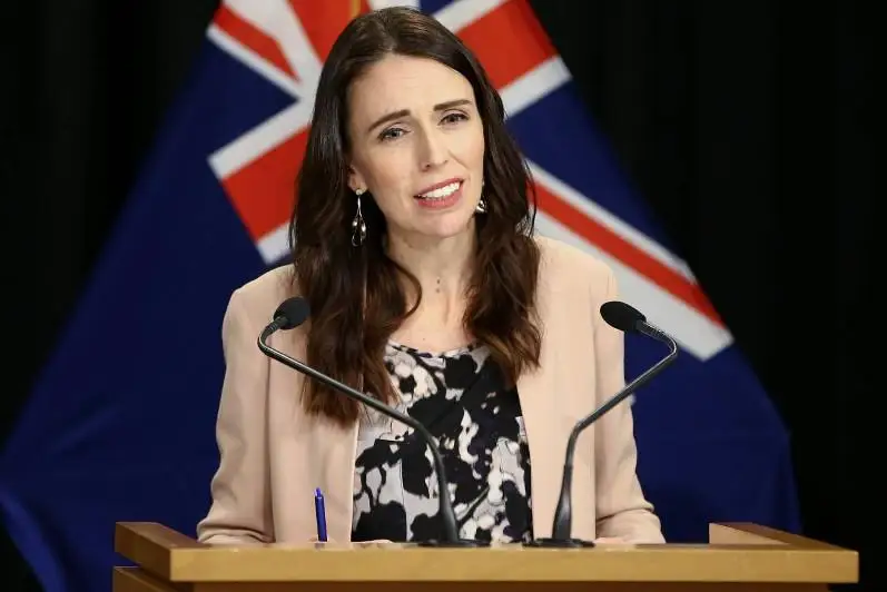 Премьер-министр Новой Зеландии отменила свою свадьбу из-за вспышки «омикрона»