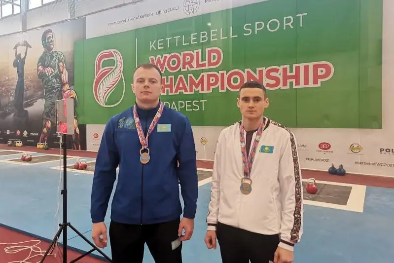 Казахстанский гиревик стал чемпионом мира