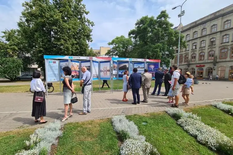 В Риге открылась фотовыставка о казахстанской столице