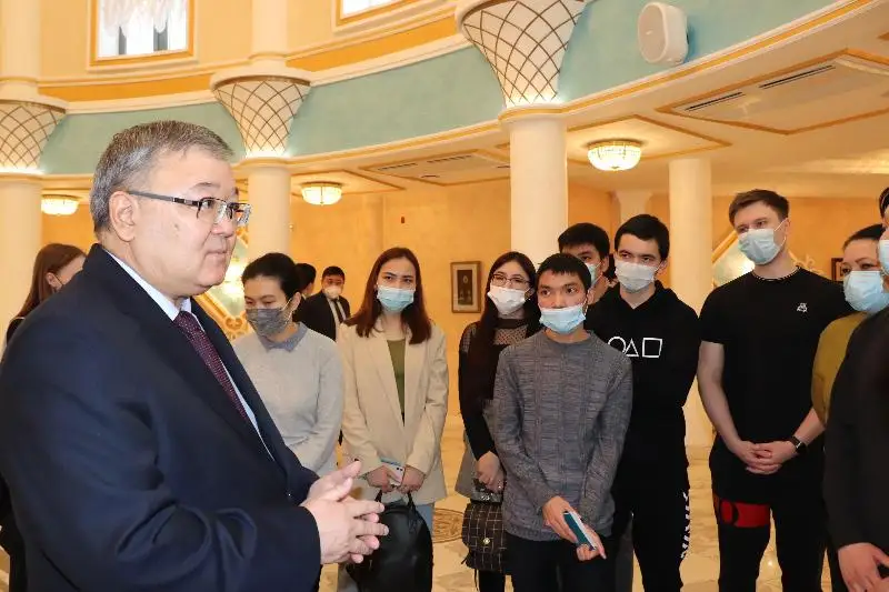 Посол Казахстана в Беларуси встретился с казахстанскими студентами
