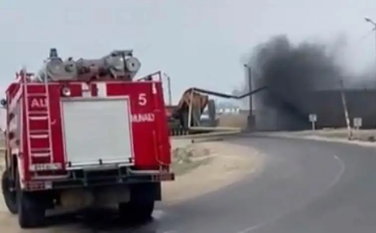 Грузовик врезался в газопровод в Мангыстау