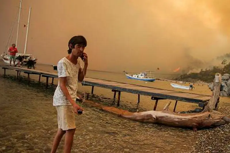 Греция и Турция продолжают борьбу с лесными пожарами