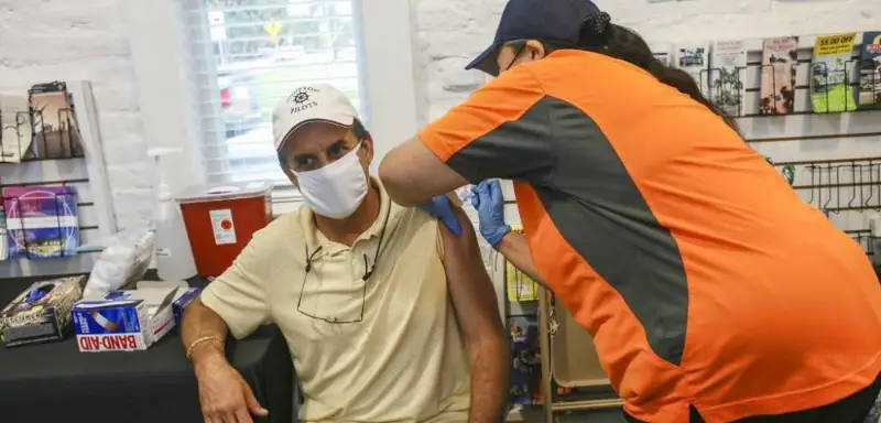 Италия введет санпропуска