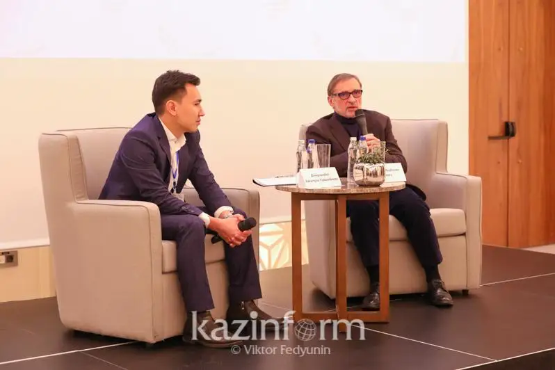 Основатели крупных компаний поделились опытом с членами Президентского кадрового резерва