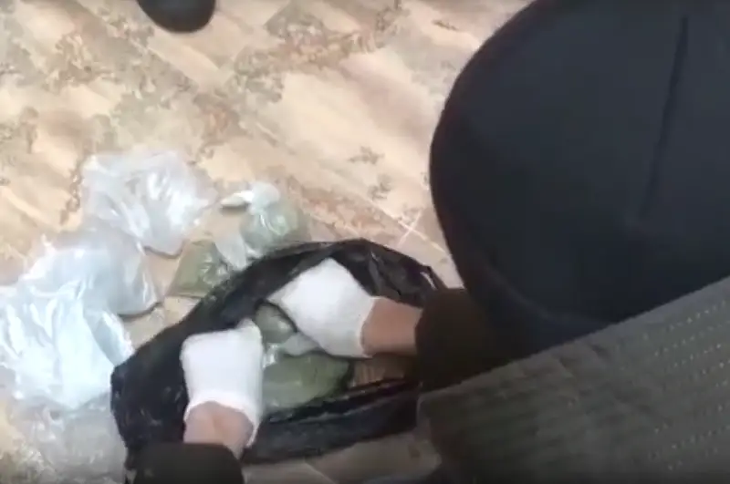 Aqtóbede esirtki saýdasymen aınalysqan adamnan 7 keli marıhýana tárkilendi