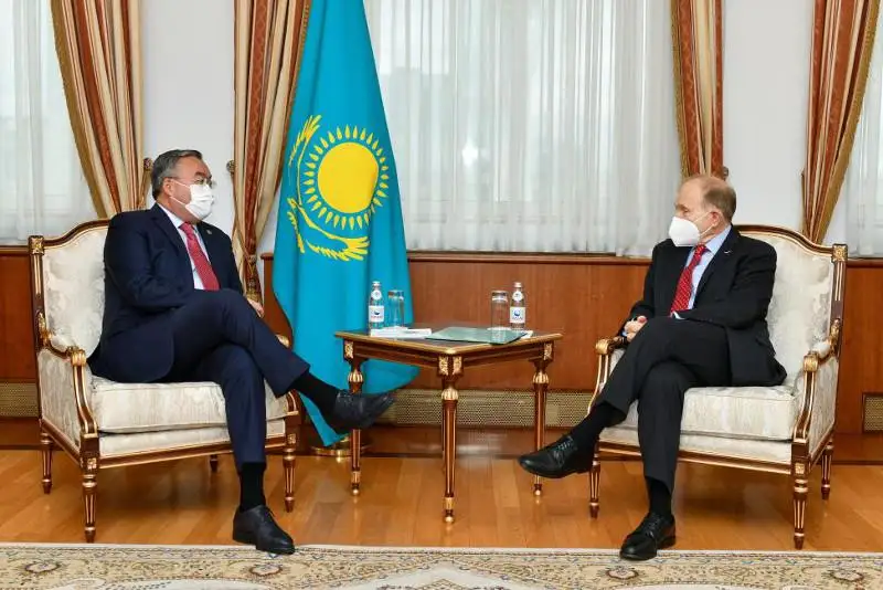 Глава МИД РК принял Посла США в РК