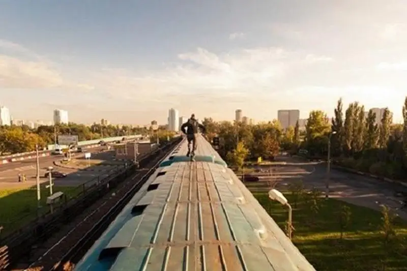 На крыше поезда доехать до Алматы пытался 20-летний актюбинец