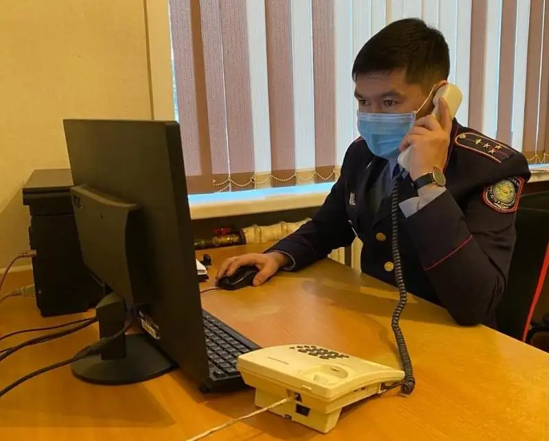 По 55 звонков в сутки поступает в call-центр полиции СКО