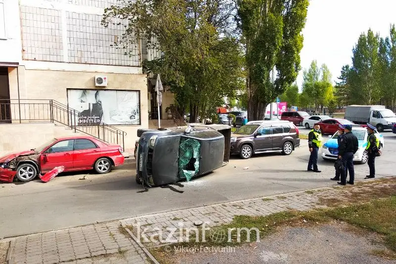 Угонщик протаранил несколько машин в Нур-Султане: пострадал полицейский