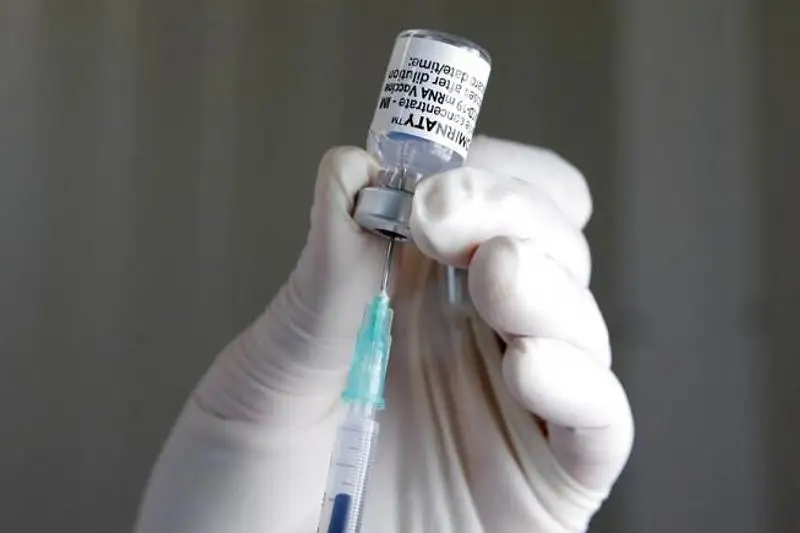 ЕС разрешил прививать подростков старше 12 лет вакциной Pfizer/BioNTech