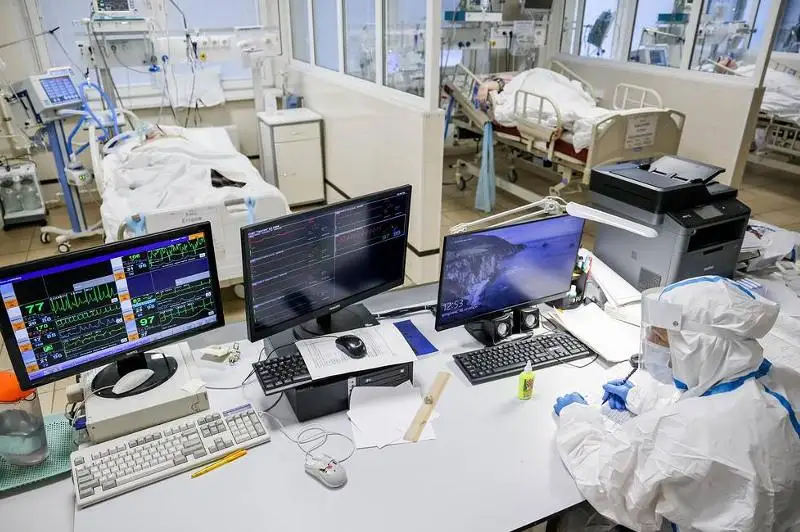 Третий день подряд в России обновляется максимум смертности из-за коронавируса